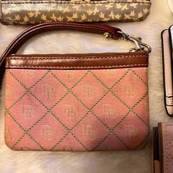 Bundled Wallets and Sunglasses Cases - Picture 5 of 7